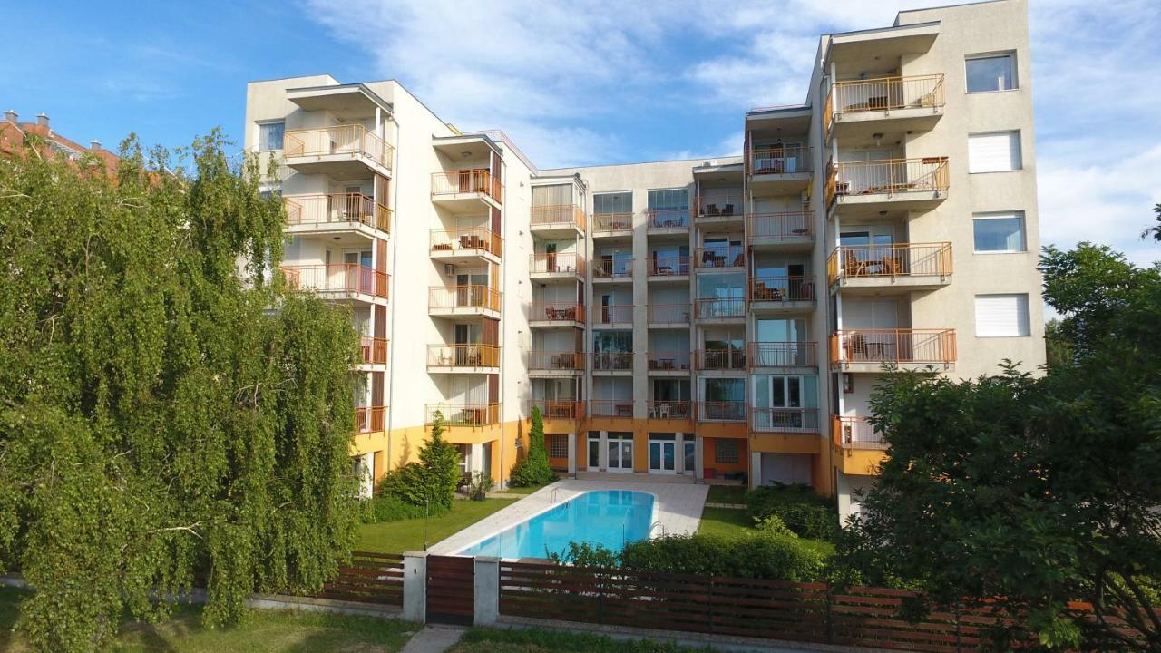 Viktória Apartmanok Siófok Zewnętrze zdjęcie